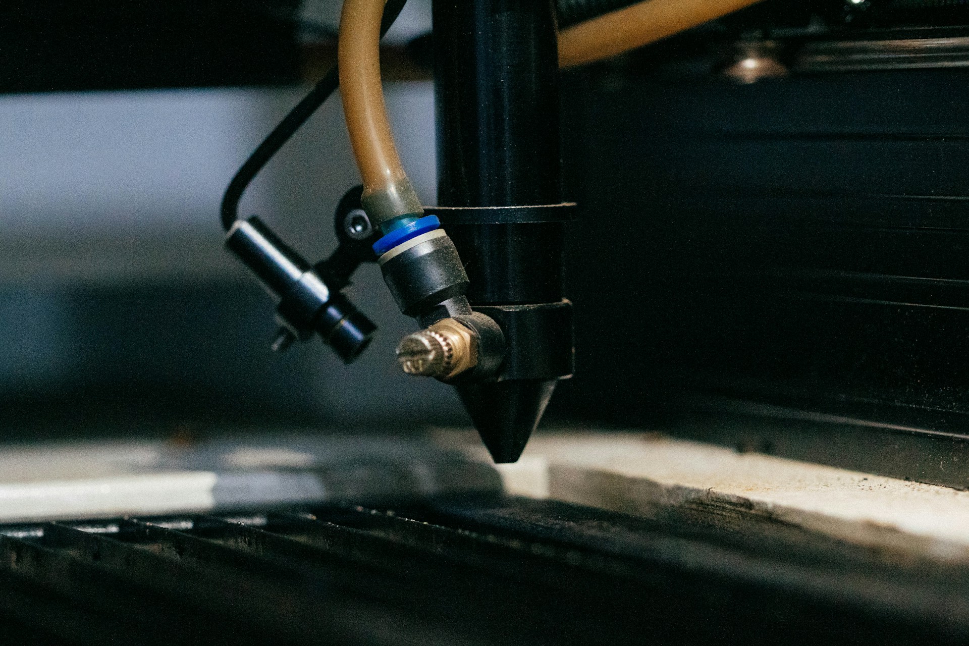 Emtek Metal | Robotic Systems in Production in Trial Phase